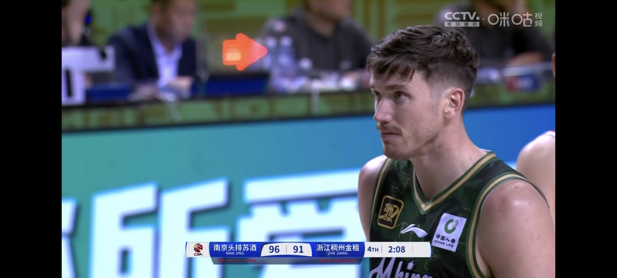 浙江队迎欧联关键赛，窗口期豪取连胜，球迷炸锅，临场指挥获称赞